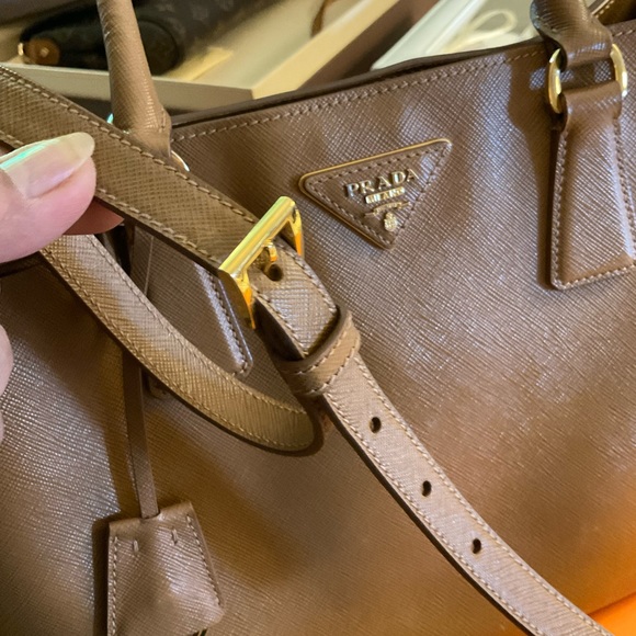 Safiano two way bag - Picture 7 of 9